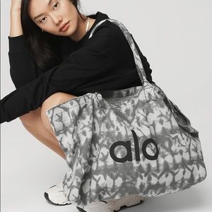 ALO Yoga Shopper Tote